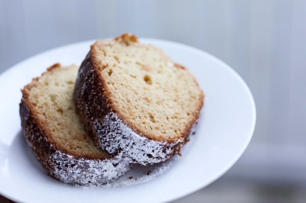 CaramelYogurtBundtCake3