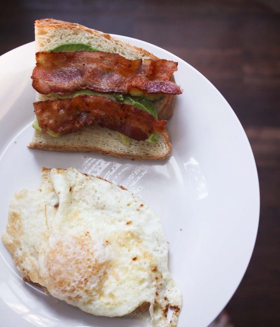 eggbaconavocadosandwich1