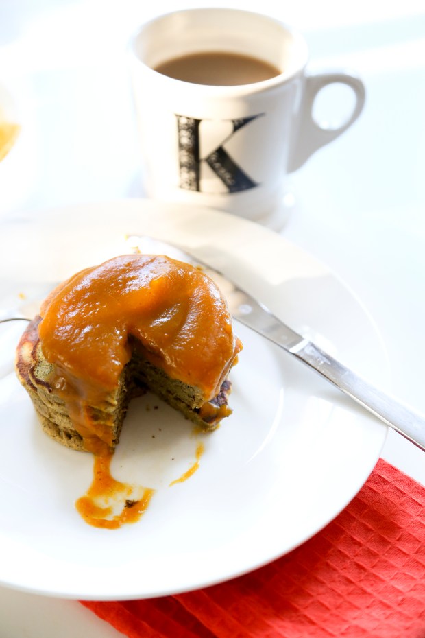 pumpkinproteinpancakes2