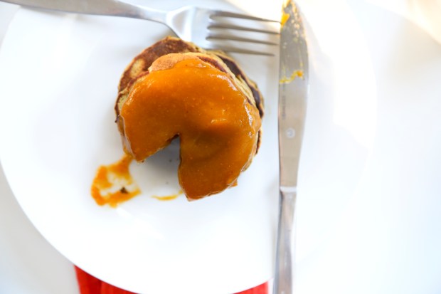 pumpkinproteinpancakes3