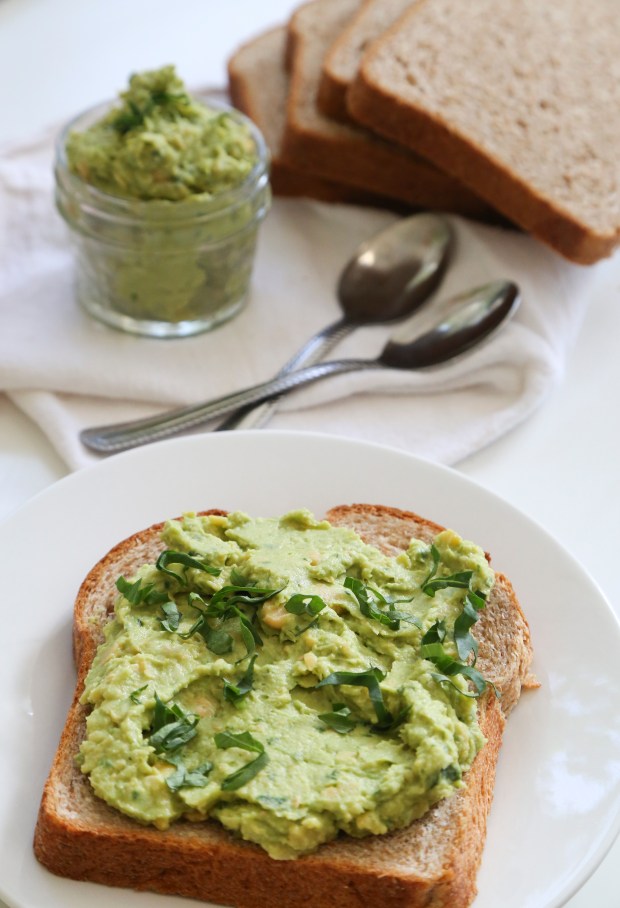 Avocado Pesto Hummus 1
