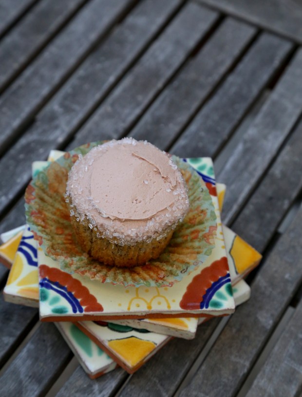 BananaCupcakeswchochazelnutfrosting4